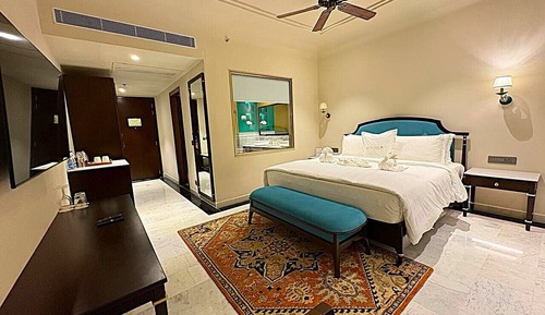 Superior Room, 1 King Bed (Superior Room Double) Happy hours with 1+1 offer on selected beverages.