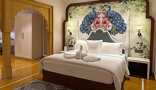 Suite, 1 King Bed (Junior Suite) Happy hours with 1+1 offer on selected beverages.