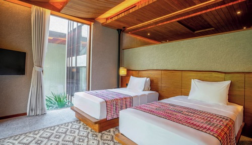 Suite Twin Bed Pool Access