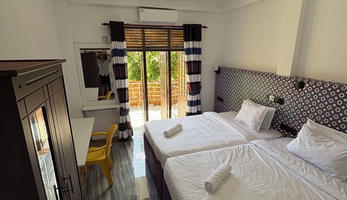 Superior Triple Room, Pool View