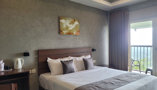 Deluxe Room, Balcony, Valley View
