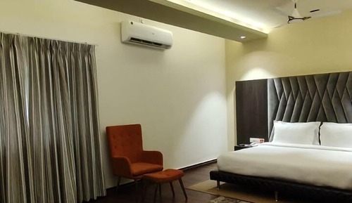 Comfort Room, Resort View