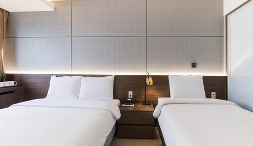 Deluxe Triple Room, City View