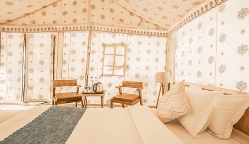 Deluxe Tent, Desert View