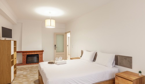 Comfort Room, Balcony, City View (Quarto C1)