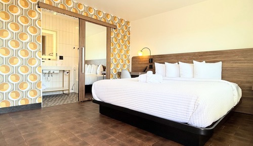 Deluxe Suite, 1 King Bed