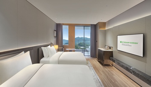 Room, Multiple Beds, Non Smoking, Mountain View (Hot Spring Pool)