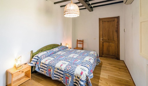 Basic Room, 1 Queen Bed, Garden View