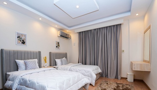 Grand Apartment, Garden View