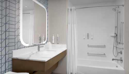 Studio Suite, 1 King Bed, Accessible, Bathtub