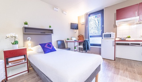 Standard Studio, 1 Large Twin Bed