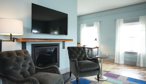 Premier Room, 1 King Bed, Fireplace