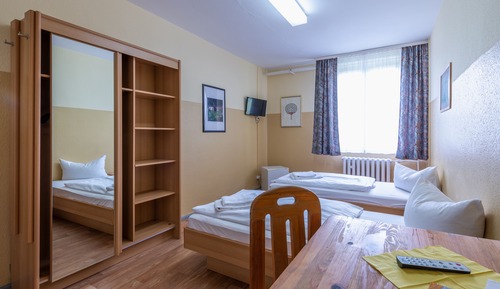 Double Room, 2 Twin Beds, Shared Bathroom