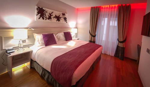 Premium Room, 1 King Bed, City View (Plus)