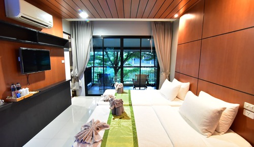 Deluxe Twin Room Garden View with Balcony
