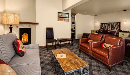 Superior Room, Patio, Mountain View (Family)