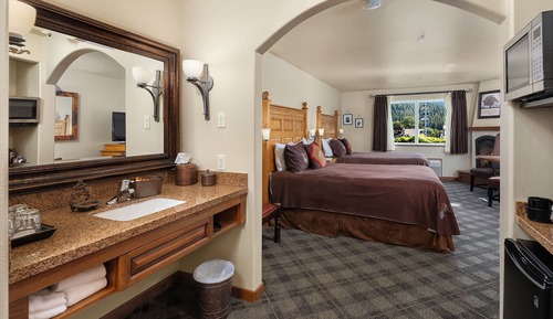 Room, 1 King Bed, Fireplace (Village View)