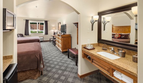 Room, 2 Queen Beds, Ground Floor