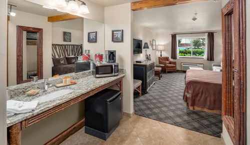 Superior Room, 1 King Bed, Accessible, Balcony (Fireplace)
