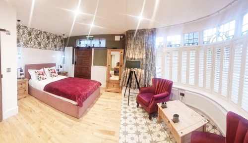 Deluxe Double Room, Ensuite (Room 9)