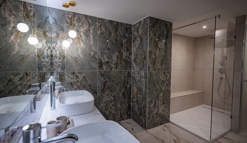 Deluxe Grand Suite