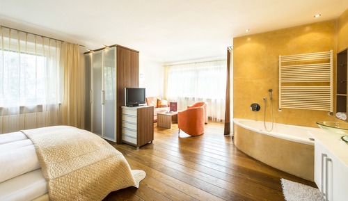 Suite, Balcony