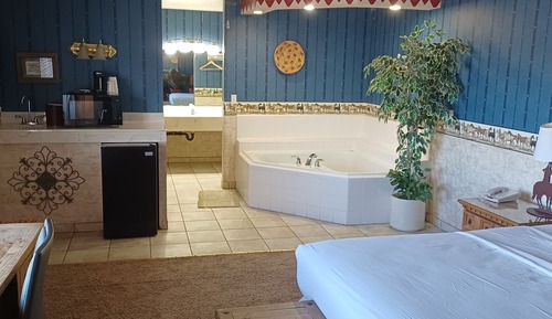 Suite, 1 King Bed, Non Smoking