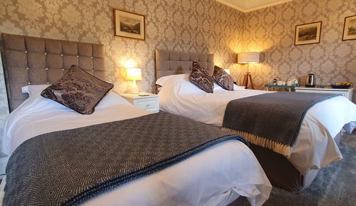 Superior Twin Room, Ensuite, Garden View (FRONT ROOM)