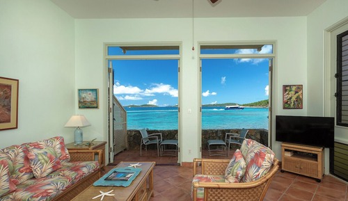 Luxury Suite Ocean View Lower 15B