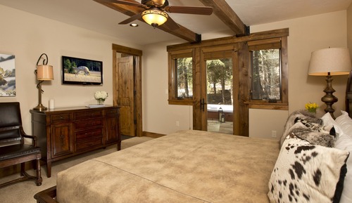 House, 6 Bedrooms (Private Home Blue Moose Lodge)