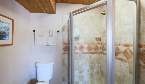 Standard Double Room, Ensuite (Mountain Whispers Suite)
