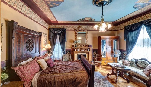 Deluxe Room, 1 Queen Bed