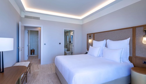 Deluxe Suite, 1 King Bed, Sea View