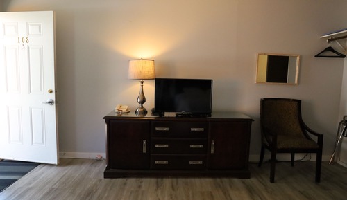 Standard Queen Room