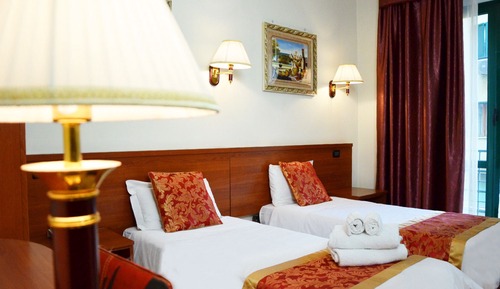 Twin Room, 2 Twin Beds