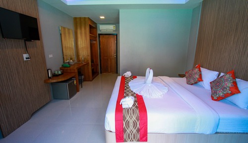 Deluxe Room, Pool View