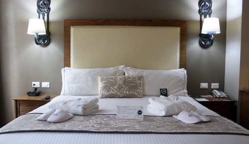 Executive Room, 1 King Bed, Balcony, City View