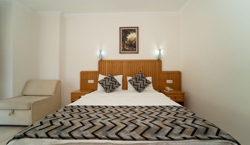 Standard Double or Twin Room, Balcony, Garden View