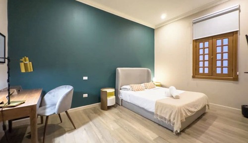 Deluxe Apartment, 1 Queen Bed with Sofa bed, Private Bathroom