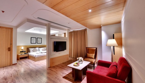 Family Studio Suite, City View