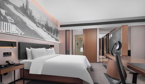 Business Suite, City View