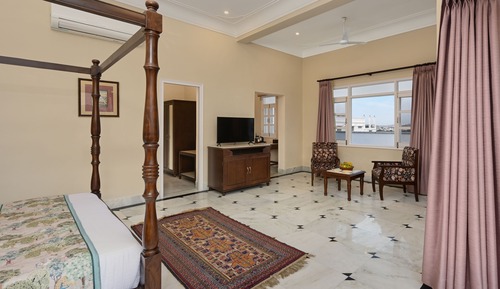 Luxury Suite, 1 King Bed, Terrace