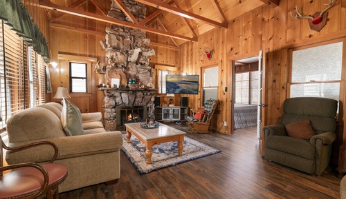 Chalet, 2 Queen Beds, Patio, Mountain View