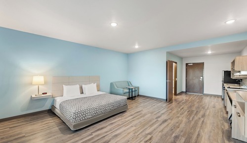 Suite, 1 King Bed, Accessible, Non Smoking