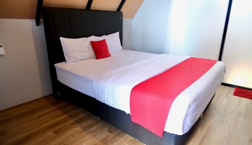 Deluxe Double Room, Garden View