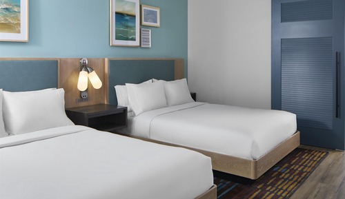 Room, 2 Queen Beds, Accessible, Balcony (Hearing, Bathtub, Partial View)