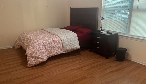 Basic Single Room, 1 Queen Bed