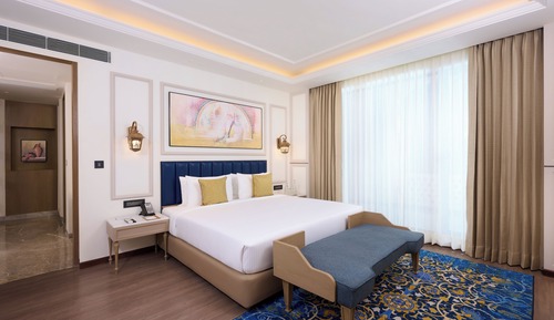 Suite, 1 Double Bed, City View