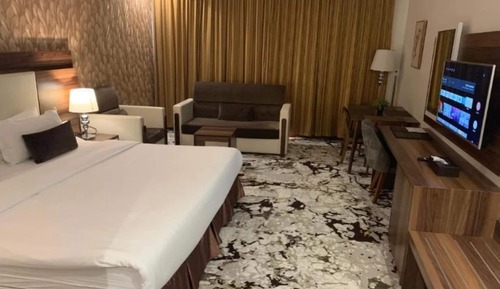 Standard Room, 1 King Bed