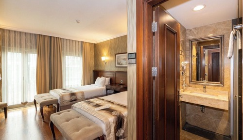 Standard Twin Room, City View